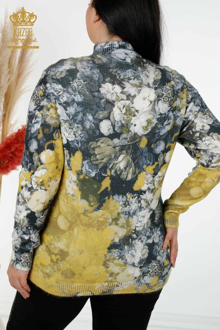 женская шафрановая куртка из ангоры с вышивкой - 18997 | КАZЕЕ - Thumbnail
