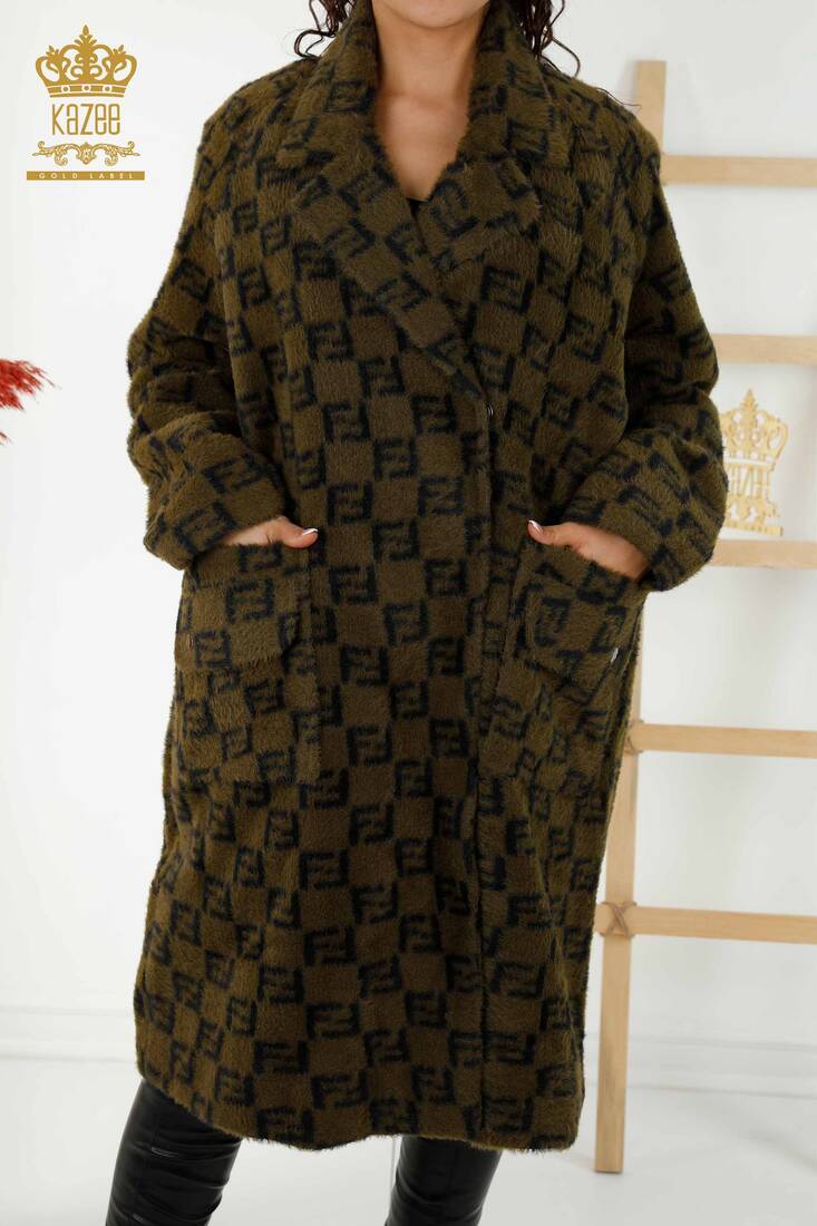 женское пальто с карманами цвета хаки - 19089 | КАZЕЕ