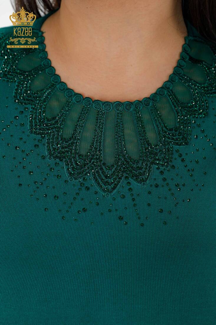 Женский трикотажный свитер зеленый с хрустальными камнями - 14473 | КАZЕЕ