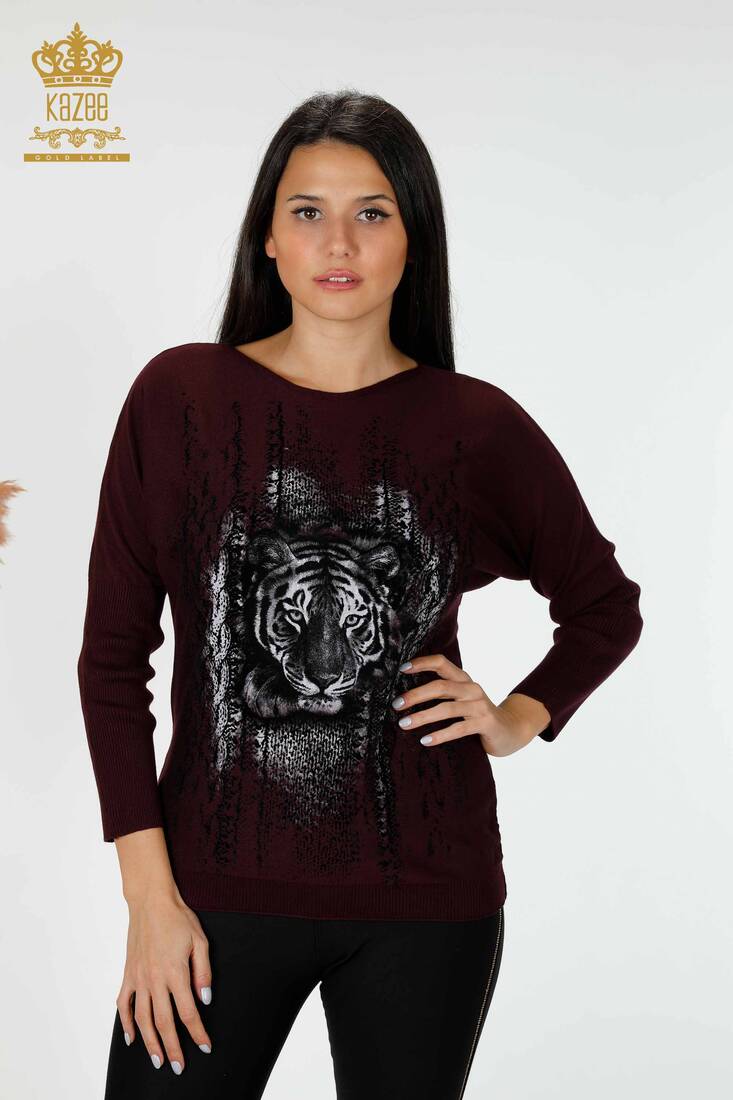 Женский трикотажный свитер с изображением тигра цвета сливы - 15292 | КАZEE
