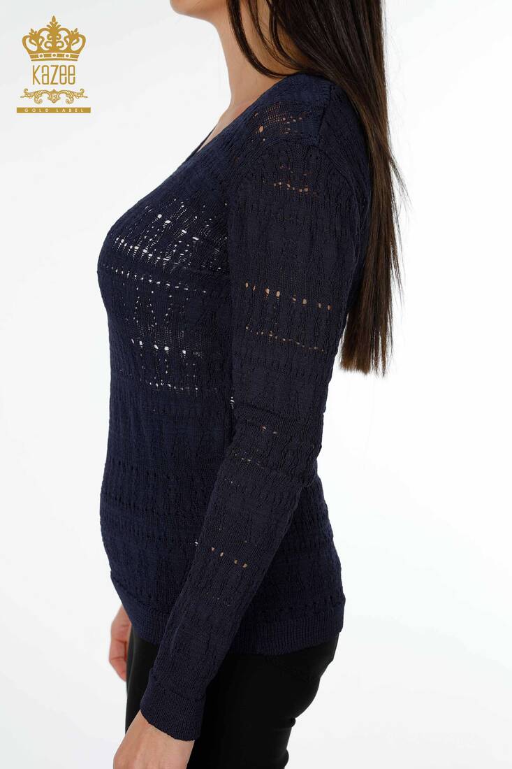 Женский трикотажный свитер с V-образным вырезом темно-синий - 14853 | КАZЕЕ