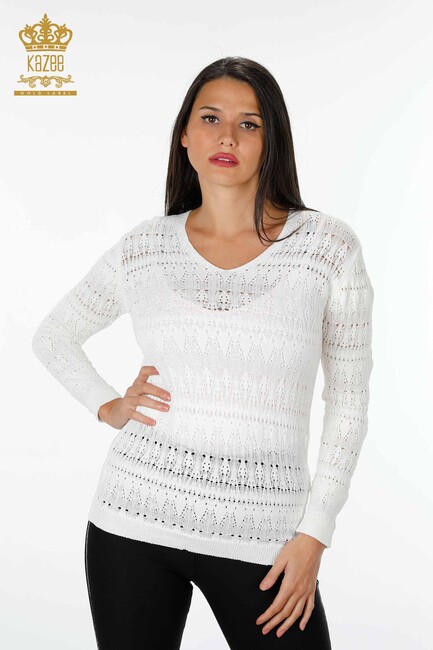 Женский трикотажный свитер с V-образным вырезом цвета экрю - 14853 | КАZЕЕ - Thumbnail