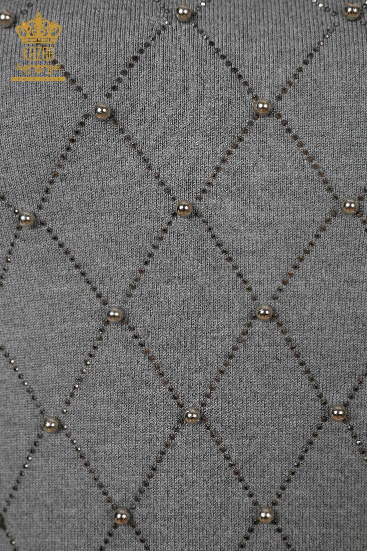 Женский трикотажный свитер с вышивкой камнями серый - 14761 | КАZЕЕ