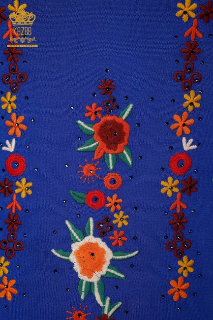 Женский трикотаж Свитер с цветочной вышивкой Электрический цвет - 13307 | КАZЕЕ - Thumbnail